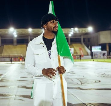 Fola David Breaks Guinness World Record for Largest Drawing by an Individual