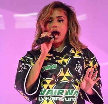 Tyla delivers an electrifying performance of “Water” at the Prelude to the Olympics